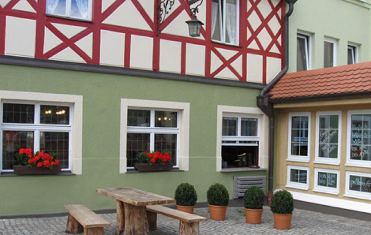 Traditionsgasthof Gruener Baum 바트 슈타펠슈타인 외부 사진